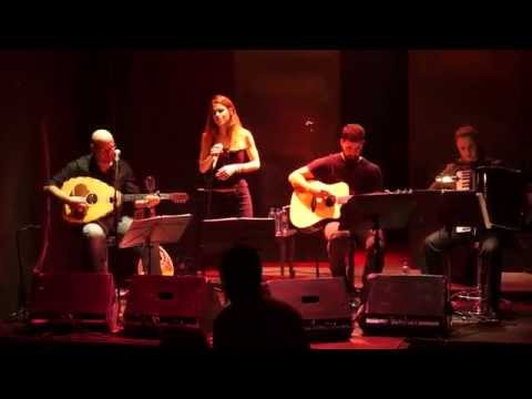 Σαββέρια Μαργιολά - SAVERIA MARGIOLA, "ΚΑΙΓΟΜΑΙ ΚΑΙ ΣΙΓΟΛΙΩΝΩ"