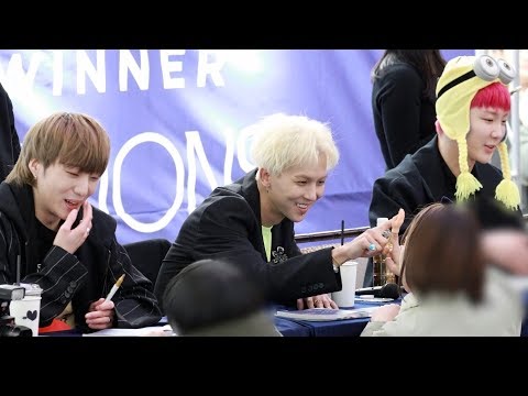위너 (WINNER) 밀리언즈 팬사인회 best item 손가락인형 “송바닥”을 선물 받은 송민호[4K 직캠]@181229