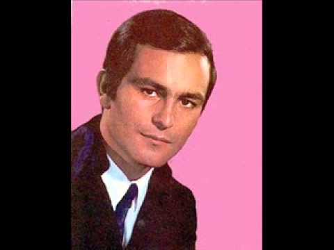 Leonardo Favio - Mi Tristeza Es Mía y Nada Más