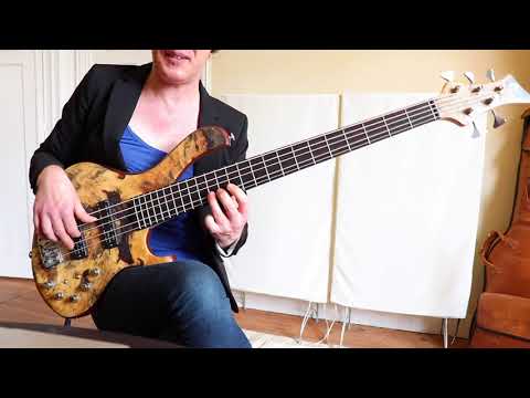 Maruszczyk Frog Omega 5A Buckeye Burl Live Demo - BassFreaks.net