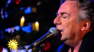 Rikard Wolff framför Jacques Brels klassiker "Ne me quitte pas" - Nyhetsmorgon (TV4)