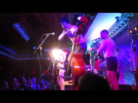 The Skivvies Feat. Charlie Rosen get All About that Bass