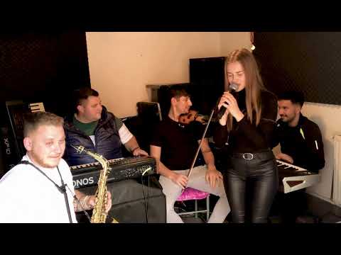 Roberta Selagea si Atmosphere Band - Cu coleşa şi cu branză am crescut Live 100% de la repetitii