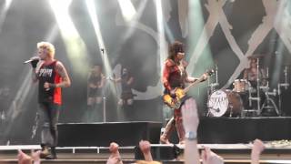 Download lagu Sixx A.M. -  Life Is Beautiful 'Live@Gröna Lund' mp3