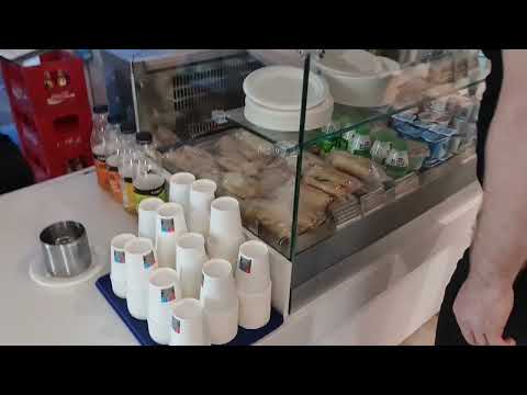 Business Lounge Aeroporto Internacional de Bucareste € 45. Sem banheiros, sem refeições quentes, sem tomadas