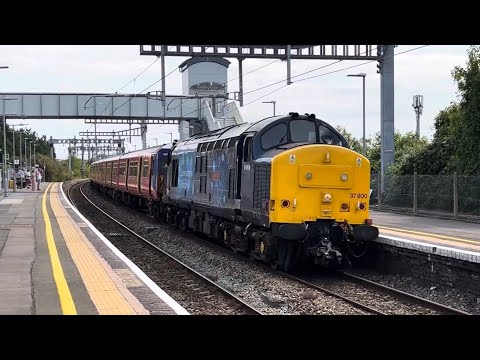 37800 5q76 with 455866 / 455874 for scrap ex Wimbledon 