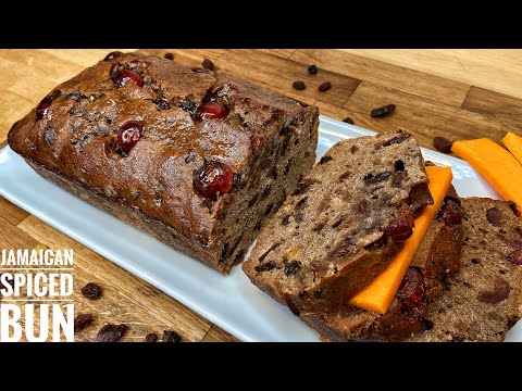 THE BEST JAMAICAN SPICED BUN RECIPE