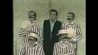 Everybody Loves a Nut - Johnny Cash