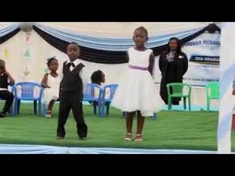 Kids perform mdara vachauya