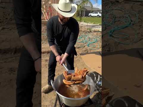 Unos Chicharronsitos 🐖🥓🥓🔥 #chicharrones #chicharrón #tacos #mexico #carnitas #chefanivar