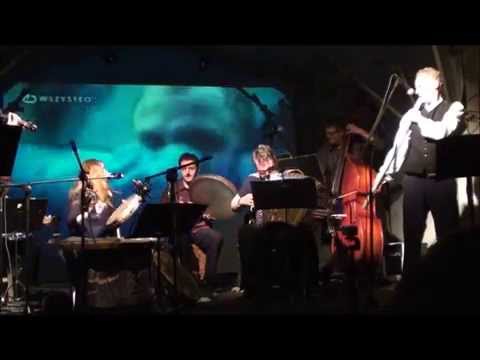 DesOrient - "Oficer", muzyka - Michał Lorenc