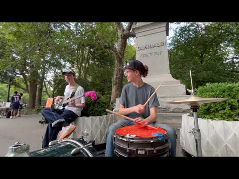 Figaro (Madvillain) || Live Busking Cover ft. @johnnyhamilton-janak
