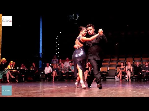 Roxana Suarez & Sebastian Achaval dance Anibal Troilo - Yo soy el Tango