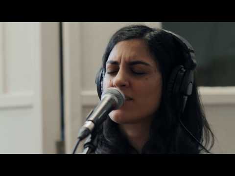 Nadine Khouri - Broken Star (live at Urchin Studios)