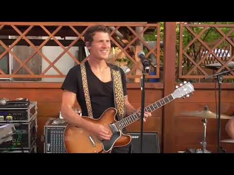 Cagey Strings 2021 in Straßlach - Marinus