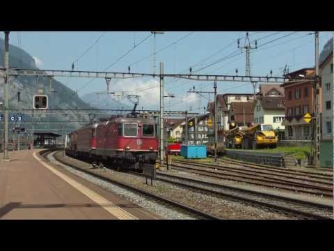 Bahnverkehr in Erstfeld (mit ICN und Br 185)