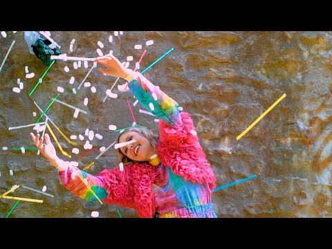 Die Nowak - Wattestäbchen & Strohhalme (Offizielles Musikvideo)