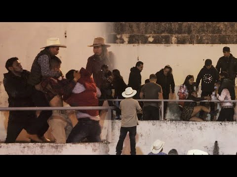 FIGHT IN THE STANDS AT THE KING OF MEXICO! IT GOT INTENSE AND CONFUSING AT THE SAME TIME