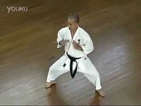 Taira Masaji perfroming Seiyunchin kata at the Jundokan