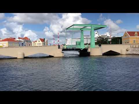 Queen Wilhelmina Bridge (Willemstad Curacao)