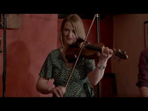 Erin McGeown, Seosamh O Neachtain, Mairéad Hurley & John Blake le Máire Ní Neachtain