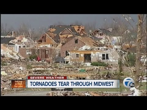 Fatal tornadoes tear through Midwest, hit Illinois hardest