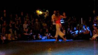 Pedro Farias y Julieta Falivene en Plaza Dorrego アルゼンチンタンゴ