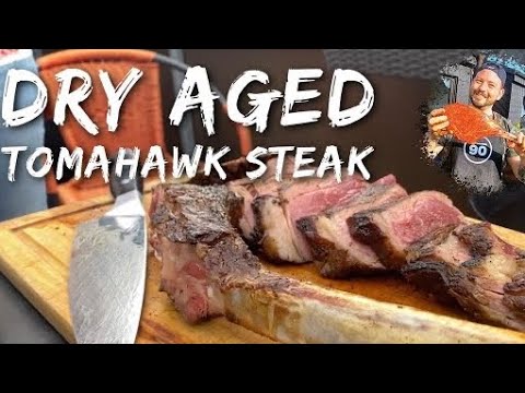 1,2kg Dry Aged Tomahawk Ribeye Steak auf der 800 Grad Sizzle Zone Rare gegrillt