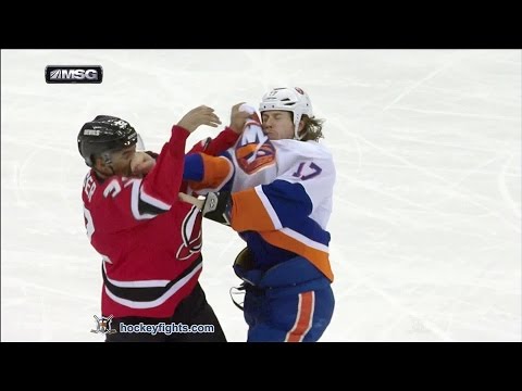 Matt Martin vs Mark Fraser