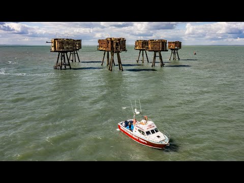 Maunsell Forts - Red Sands par drone (4K)