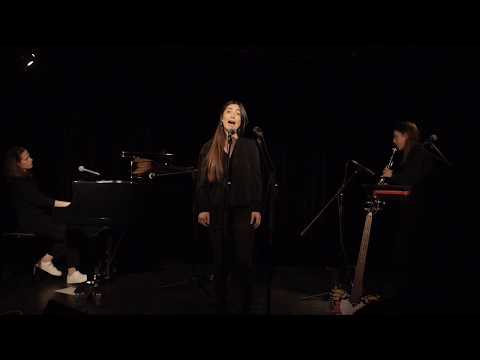 Misia Furtak - "Bez czterech rąk", "Little Later" (Warszawa, 16.02.2019)