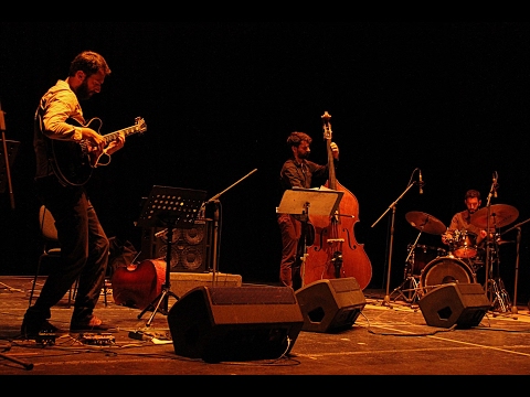 free at last  / nea thea