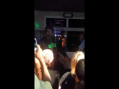 Clayton hamilton la plage