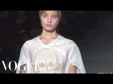 Fashion Show - Alexander McQueen: Spring 2009 Ready-to-Wear