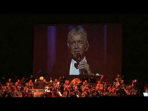 Ik ben iemand van een kleine stad - Toon Hermans & Philharmonie Sittard | Toon Hermans 100 jaar