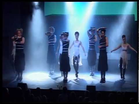 UKErevyen 07 Manifest - Riverdance Girl