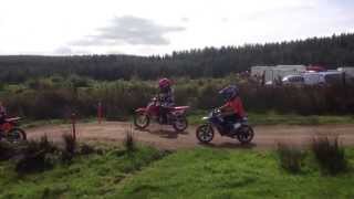 preview picture of video 'Racing with the girls at Dave Thorpe off road center'