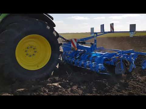 John Deere 6195M and Lemken Heliodor 9 500K