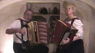 Two Hearts and Two Kisses - Ken Nicol & Mary Drake Musik According to Akkordians