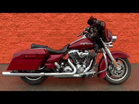 2009 Harley-Davidson<sup>®</sup> Street Glide® Red Hot Sunglo
