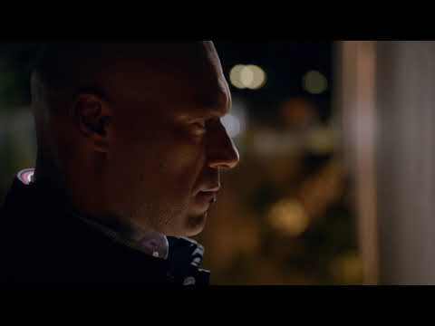 Arrow 1x04 - Walter Finds Out The Queen's Gambit Was Salvaged