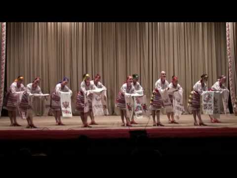 Ukrainian dancing 204