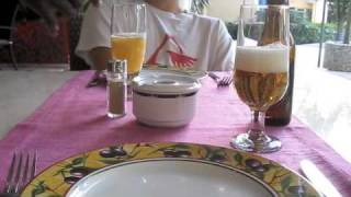 preview picture of video 'Field Research in Cuba: How to Pour Beer'