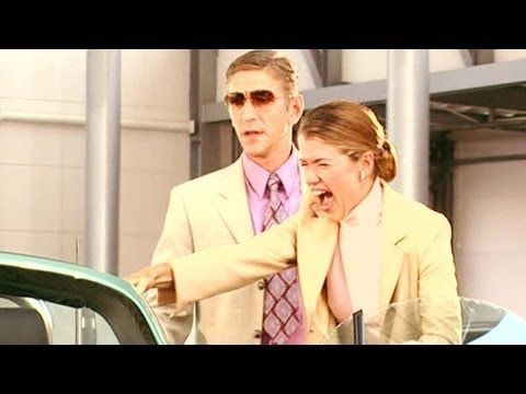 Heulkrampf im Autohaus - Ladykracher