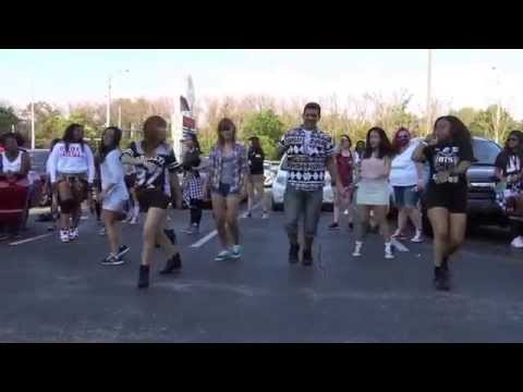 BTS Chicago A.R.M.Y Dance Party - Catch Me If You Can by SNSD