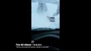 preview picture of video 'Slavina sulla strada del Sestriere, sfiorate le automobili'