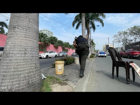 Équateur : prise d'otages en direct, le pays en état de "conflit armé interne" • FRANCE 24