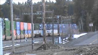 preview picture of video 'Union Pacific Intermodal-Meacham, OR-March 17, 2012'