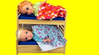 Toddler Elsa CAN&#39;T Sleep ! Elsa and Anna toddlers - bedtime - night time