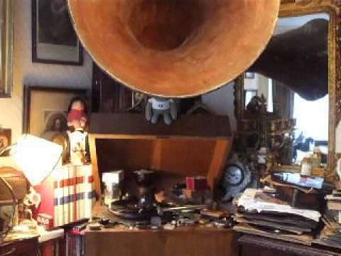 "When the Guardsman Started Crooning on Parade" Sung by Bobbie Comber Rex8679